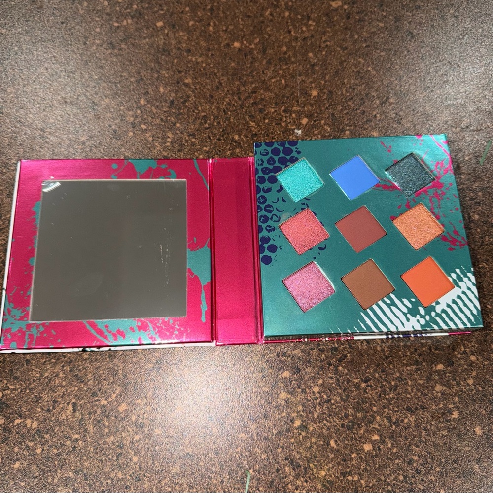 Living in Color Eyeshadow Palette
